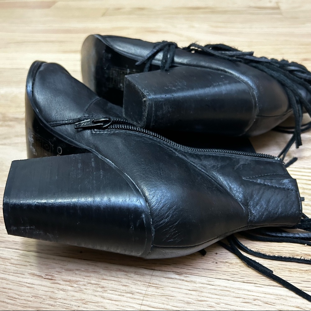 Aldo fringe booties! Black boots with fun fringe, size 7.5 - Picture 9 of 11